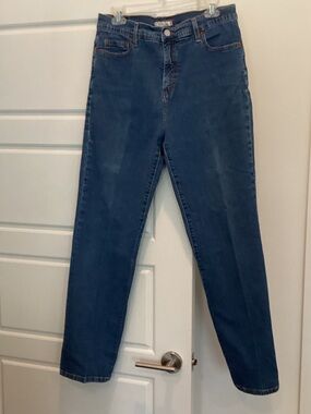 Levi's Classic Dark Blue High-Rise Jeans